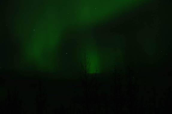 Um verdadeiro show cósmico, na Aurora Boreal na noite sem lua em Tok, no Alaska